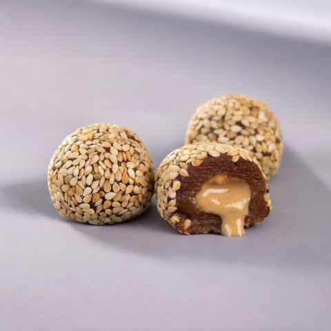 كرات التمر بالسمسم و الطحينة 400 غرام